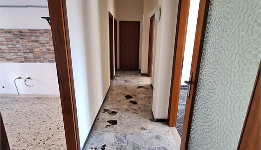 Quadrilocale luminoso zona Via Servi di Maria