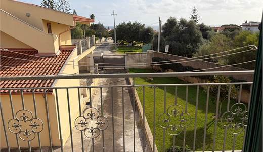 Appartamento in villa zona Fontane Bianche