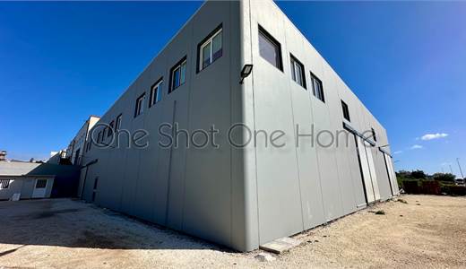 One Shot One Home vende capannone a Floridia