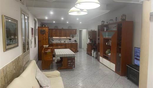 Ampio bilocale in villa zona Via Turchia