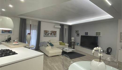 Esclusivo e raffinato trilocale zona Scala Greca