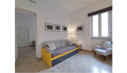 Elegante e spazioso bilocale in zona Umbertina