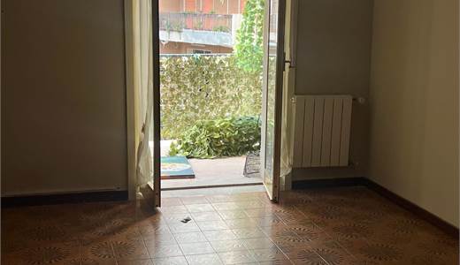 Spazioso appartamento in contesto recintato zona Tisia