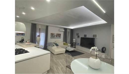 Esclusivo e raffinato trilocale zona Scala Greca