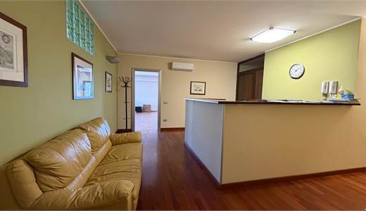 Appartamento uso Ufficio o Studio zona Targia