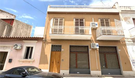 Superaffitti vende appartamento trivani zona Avola